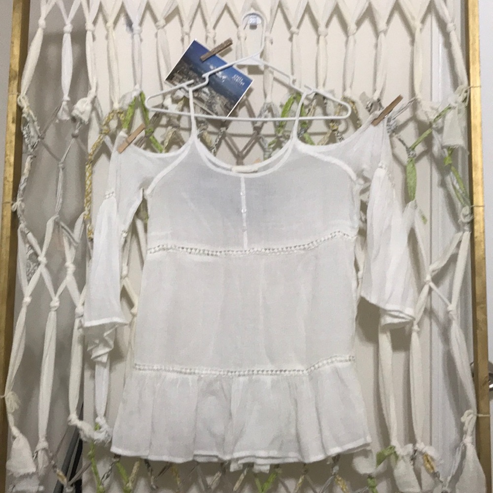 ✨Sheer white top✨